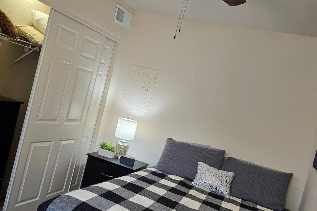 אוקלהומה סיטי Cozy Updated Cove Of Heaven, 5Mins To Lake Hefner! מראה חיצוני תמונה